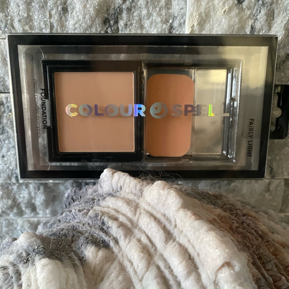 COLOR SPELL FOUNDATION NIB Matte
Powder Compact TAN